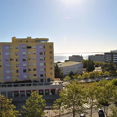 Parque Nacoes Prime 16 - 3 Quartos * Лиссабон