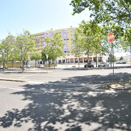 Parque Nacoes Prime 16 - 3 Quartos Лісабон
